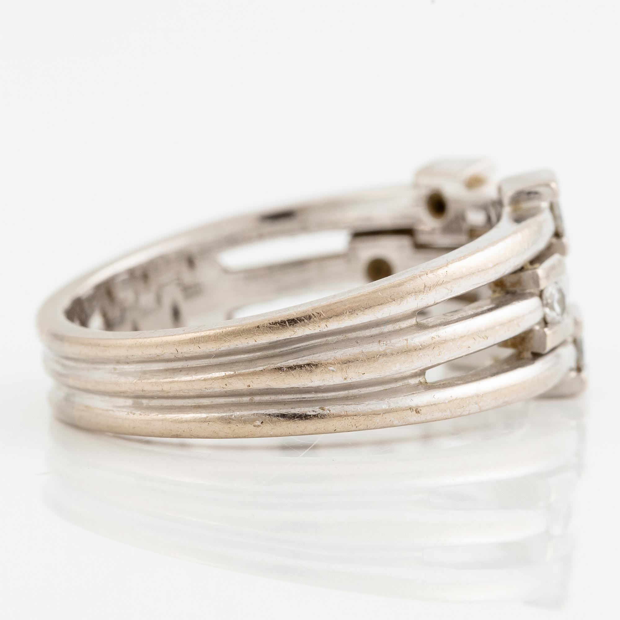 Ring, Engelbert, 18K vitguld med briljantslipade diamanter.
