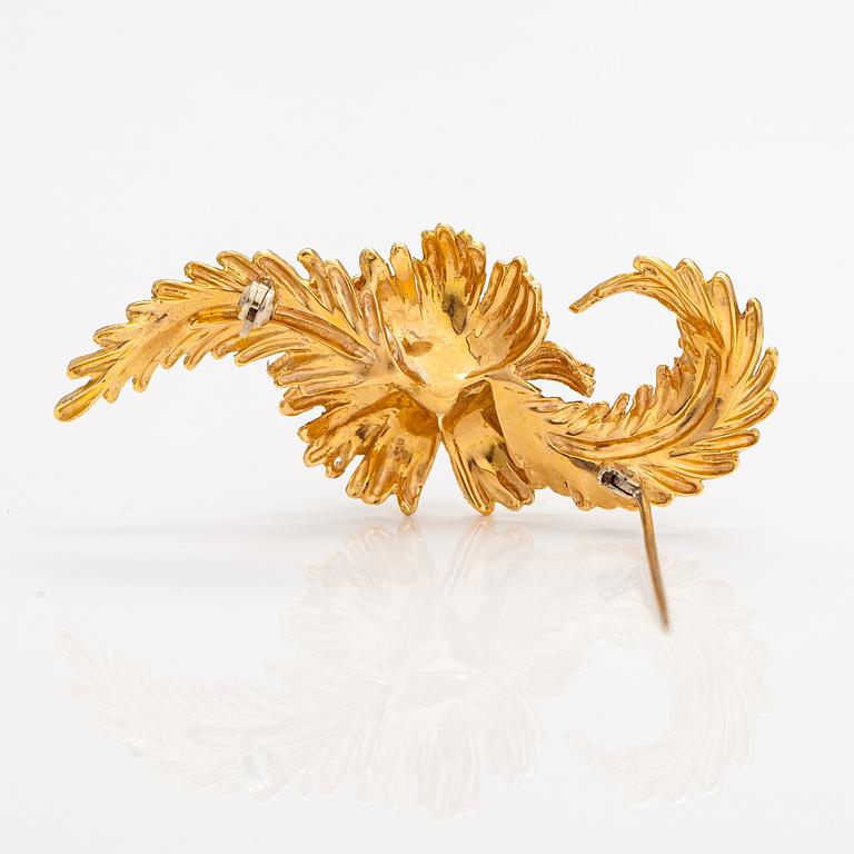 A 14K gold and cultured pearl brooch. Pentti S. Anttila, Helsinki 1967.