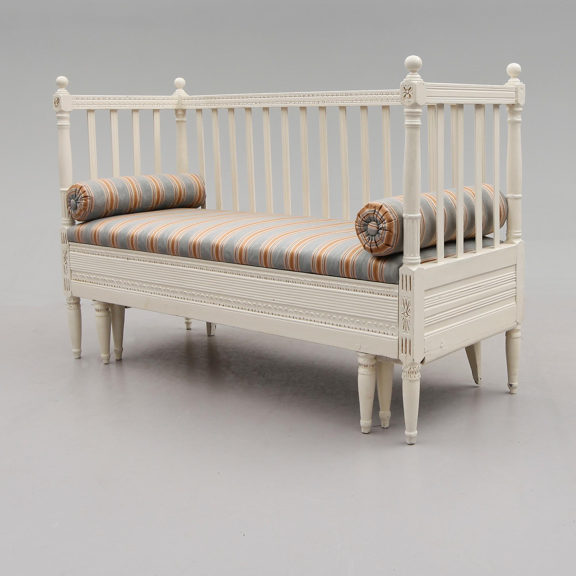 SOFFA, sengustaviansk, omkring år 1800.