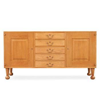 Josef Frank, an elm and mahogany sideboard, Svenskt Tenn, model 727, probably 1960's.