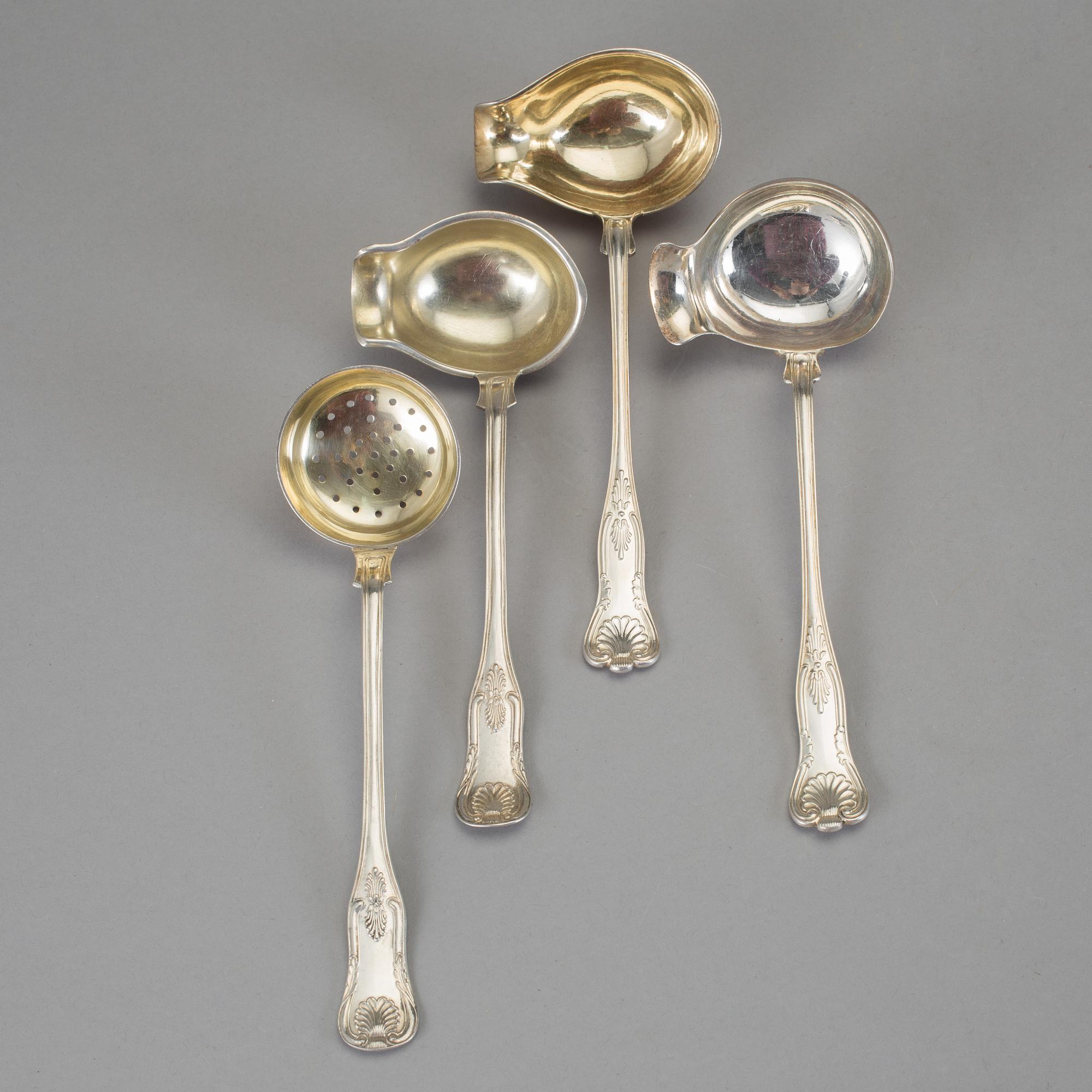 BESTICKSERVIS, silver, 56 delar av olika modeller. Bl a Möllenborg, Stockholm, 1896. Vikt ca 2 080 gram.