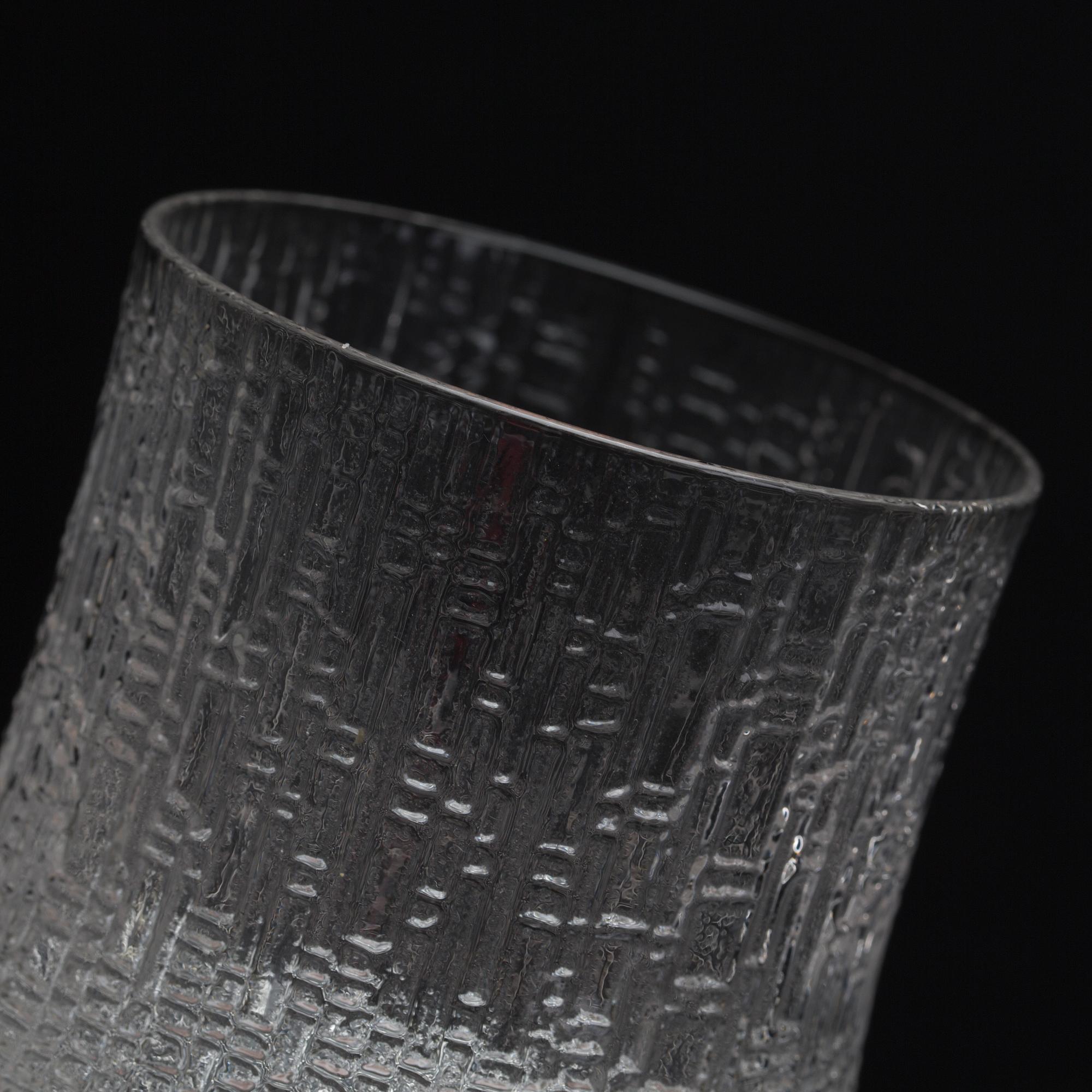 TAPIO WIRKKALA,  glas samt tallrikar, 12+12 st "Ultima Thule", Iittala. Formgiven 1968.