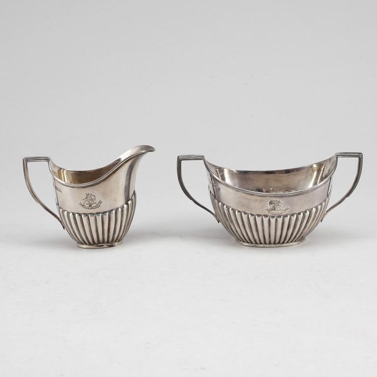 GRÄDDKANNA och SOCKERSKÅL, silver, Mappin & Webb,  Sheffield 1908, Ca 124 g.
