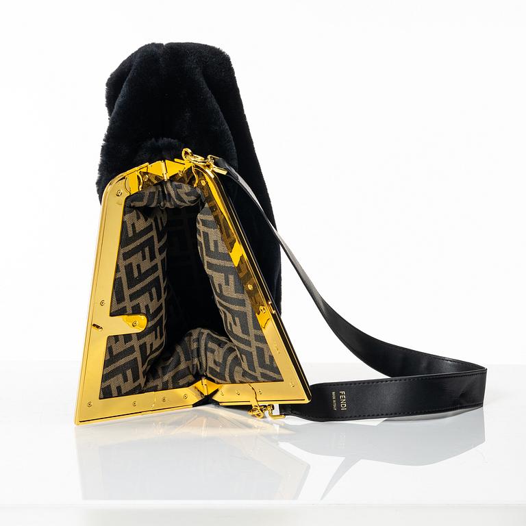 Fendi, väska, "Shearling First Midnight".