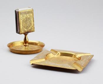 BRICKBORD, orientaliskt, 1900-talets andra hälft.