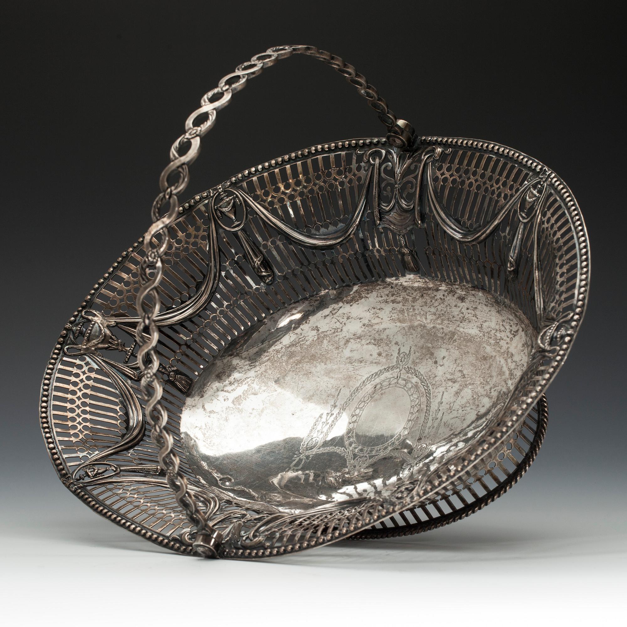 FRUKTKORG, silver, England, London 1776, vikt 543 g.