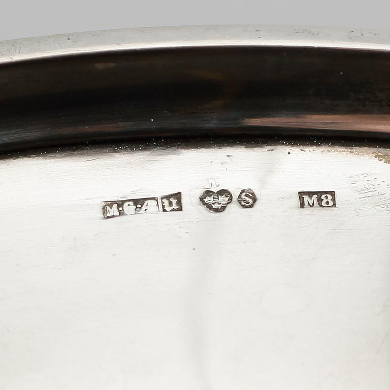 KAROTTER med lock, 1 par, silver, MGAB, Uppsala 1938. Vikt ca 837 gram med trähänklar.