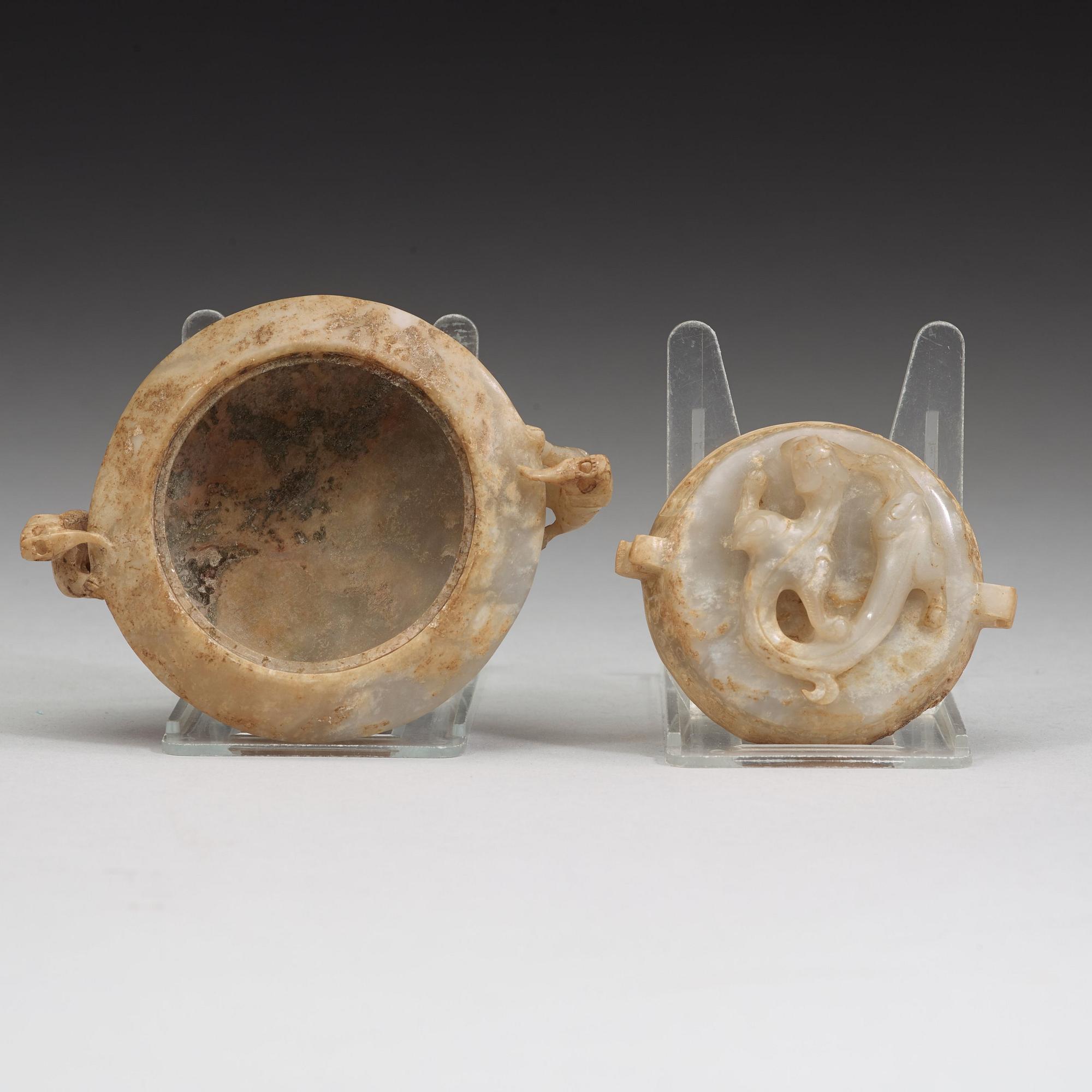 A Chinese nephrite jar with cover.