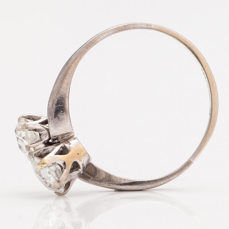 An 18K white gold ring with old-cut diamonds ca. 0.90 ct in total. Import marked Westerback, Helsinki 1974.