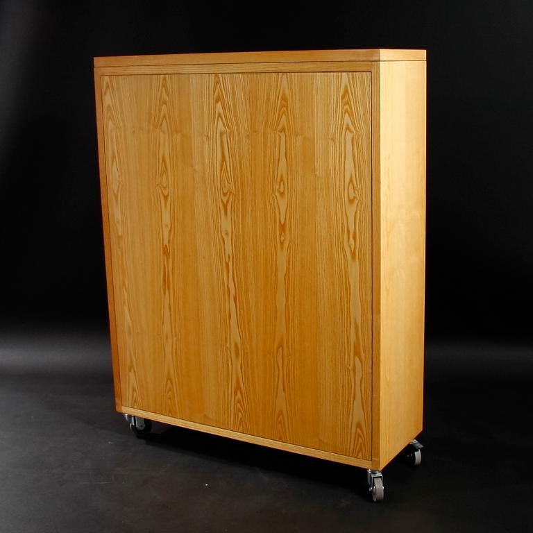 SKÅP, trä, 2000-tal.