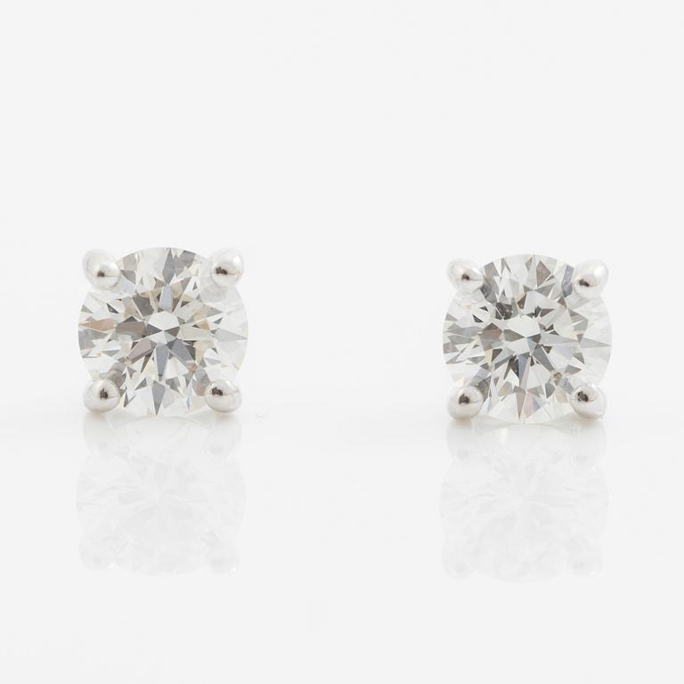 Earrings 18K white gold set with brilliant-cut diamonds, accompanied by GIA dossier.
