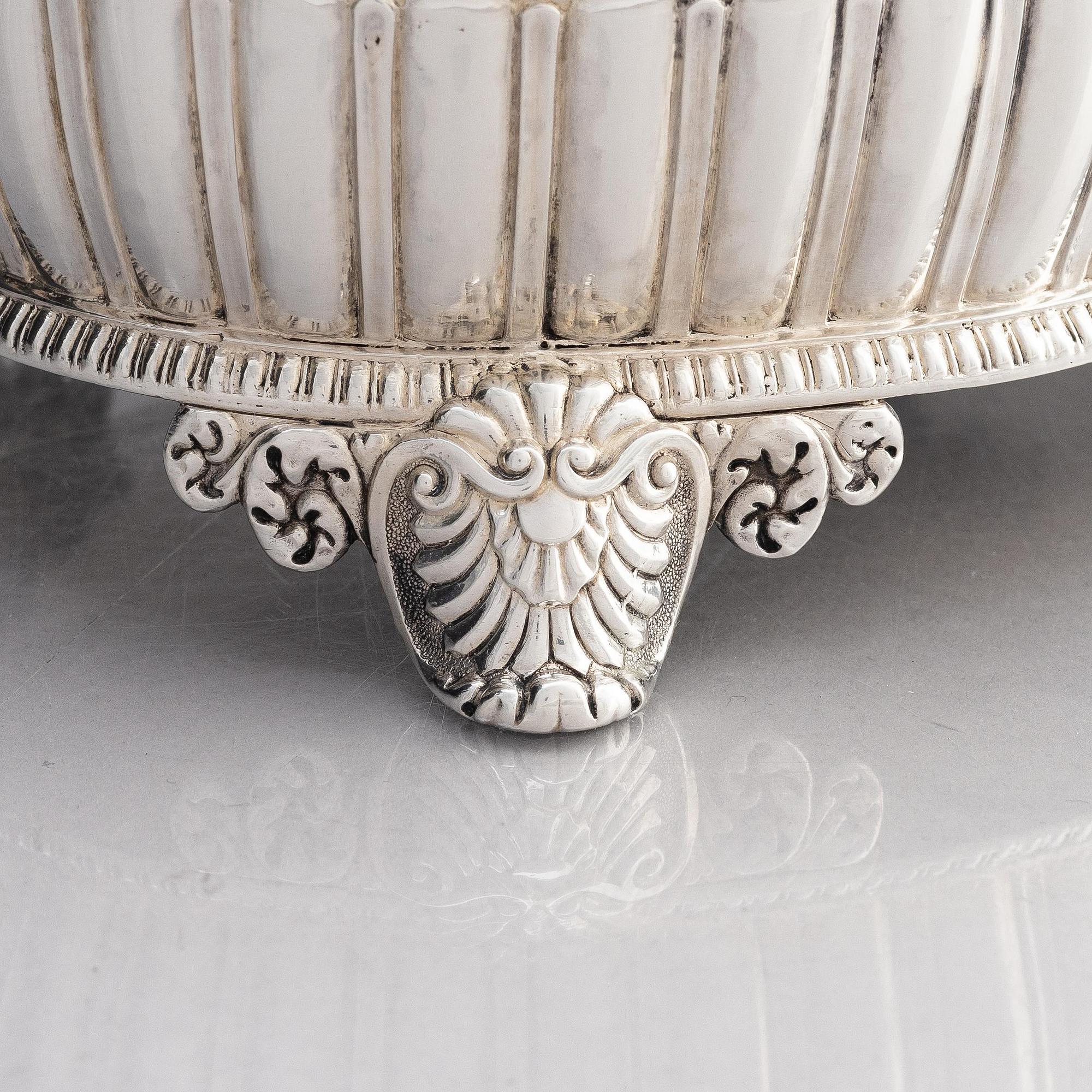 A Swedish 19th century silver sugar-casket, mark of Adolf Zethelius, Stockholm 1828.