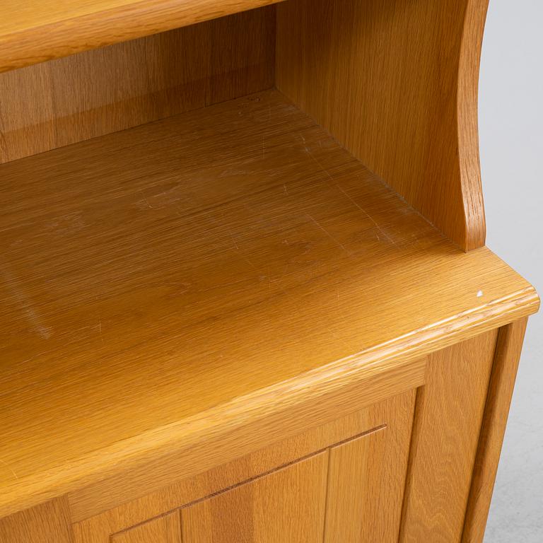 Carl Malmsten, a oak 'Visingsö' bookcase/cabinet, second half of the 20th Century.