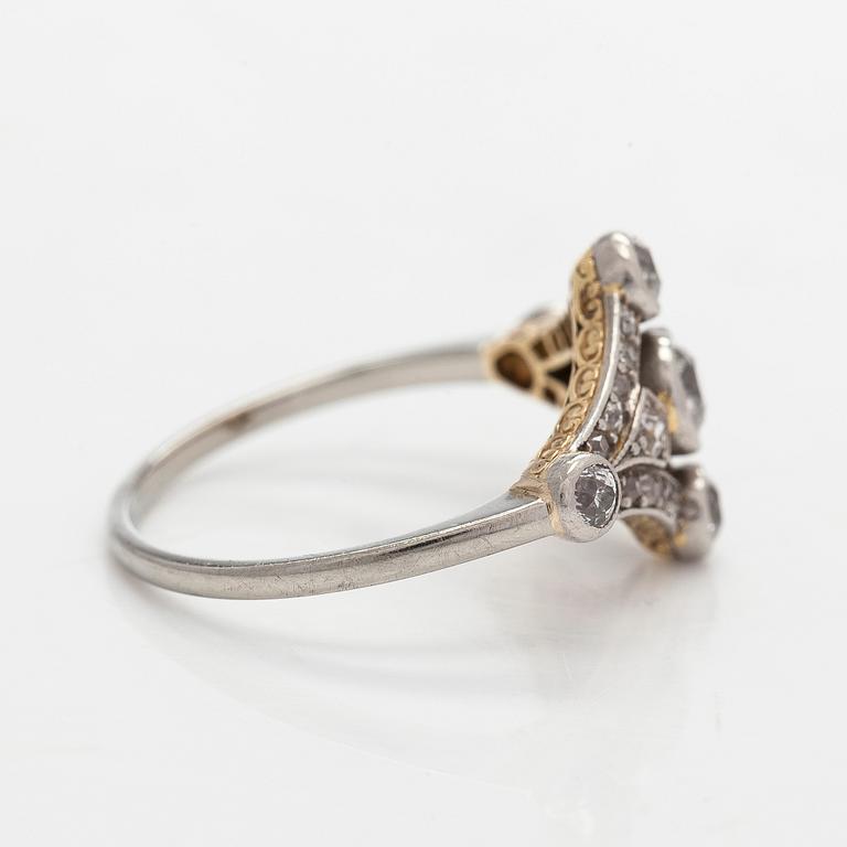 Ring, art deco, guld och gammalslipade diamanter.