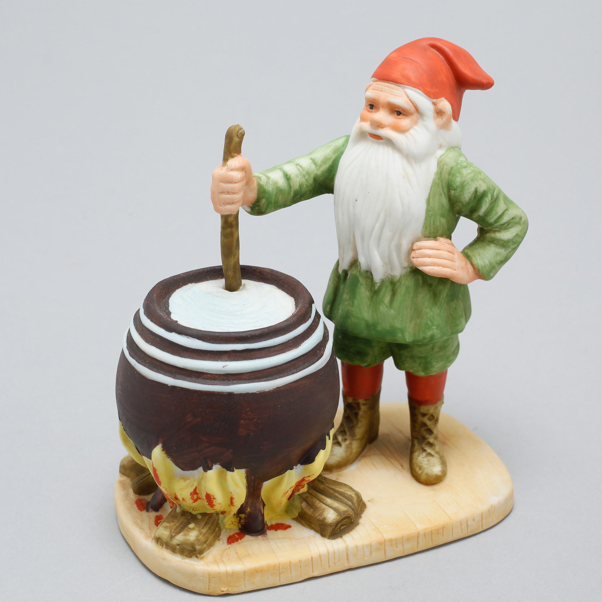 13 earthenware figurines after Jenny Nyström by Kalmar Länsmuseum, late 20th century.