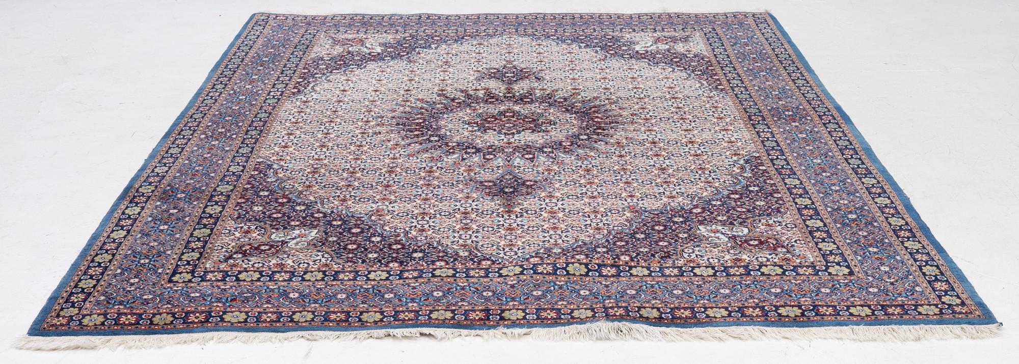 Matta, Meshed, ca 303 x 205 cm.