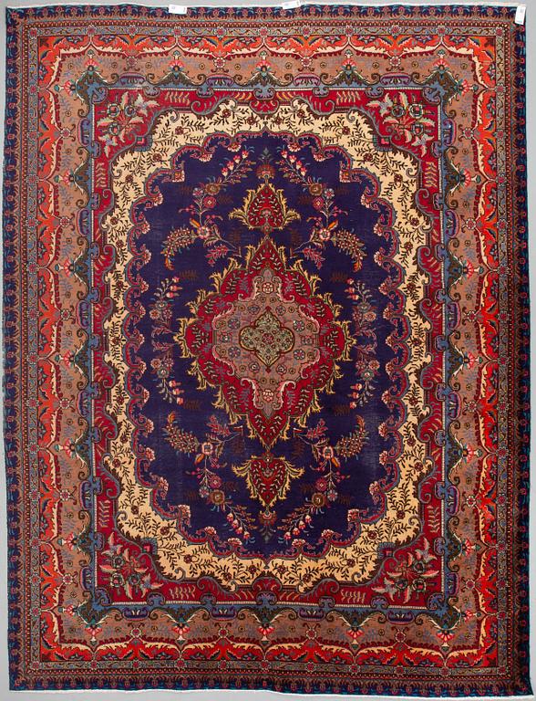 A CARPET, Old EASTERN EUROPE, ca 403 x 301 cm.