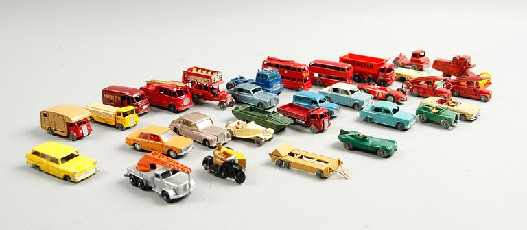 LEKSAKSBILAR, 43 st, Lesney, Matchbox, Dinky, Schuco m fl.