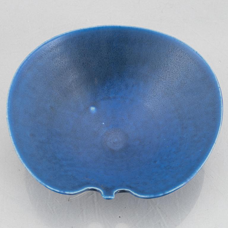 Stig Lindberg, a stoneware bowl, Gustavsberg Studio, Sweden 1945.