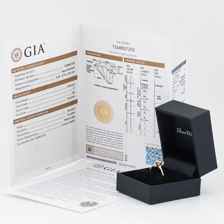 0,38 ct brilliant-cut diamond ring, with GIA-dossier.