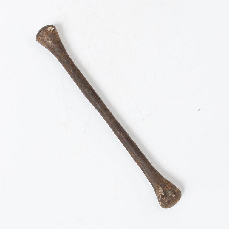 A Gothic-type cast-iron mortar, 17th / 18th century.