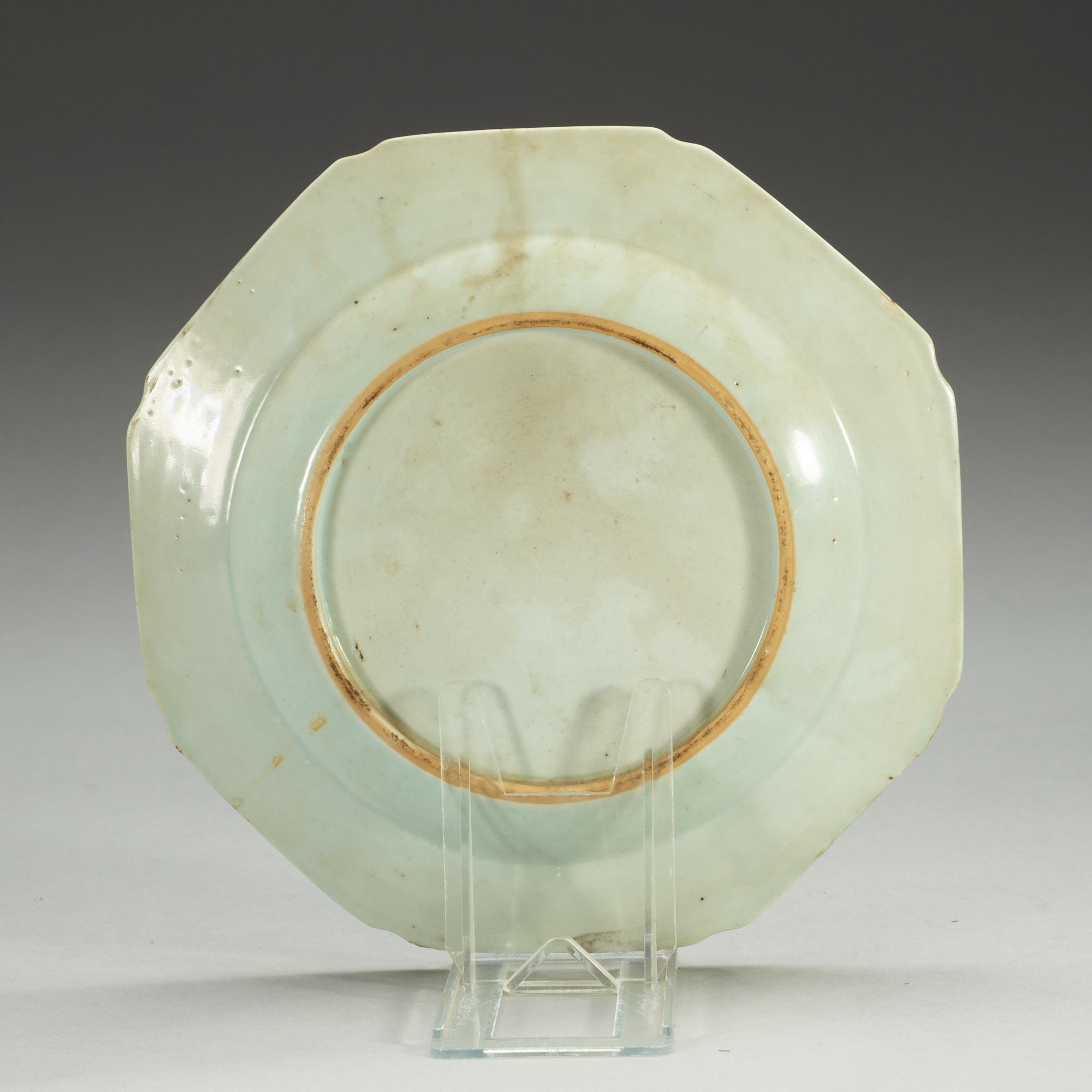 TALLRIKAR, fyra stycken, kompaniporslin. Qing dynastin, Qianlong (1736-95).