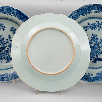 Servis, 62 delar, kompaniporslin. Qingdynastin, Qianlong (1736-95).