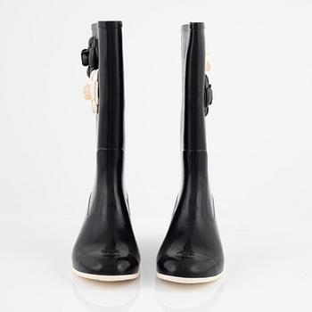 Chanel, a pair of wellingtons, size 41.