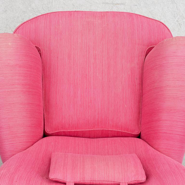 Josef Frank, fåtölj med fotpall, modell 336, Firma Svenskt Tenn.