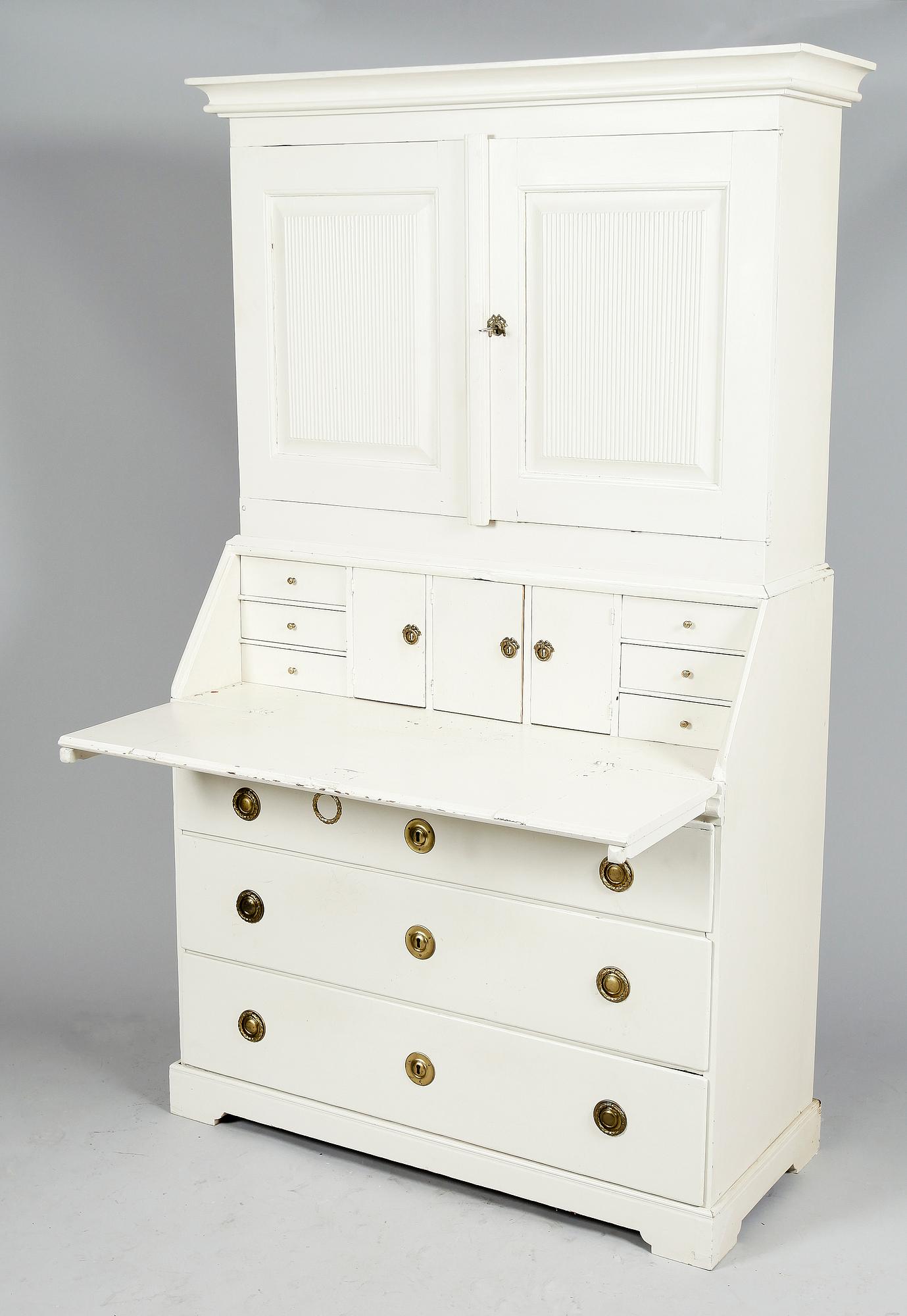 SNEDKLAFFSKÅP, gustaviansk stil, 1800-tal.