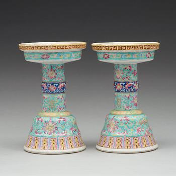 A pair of famille rose altar-pieces, Qing dynasty (1644-1912).