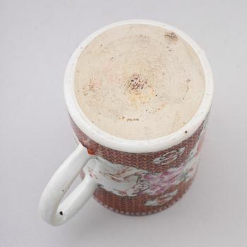 MUGG, porslin, Kina, Qianlong 1736-1795.