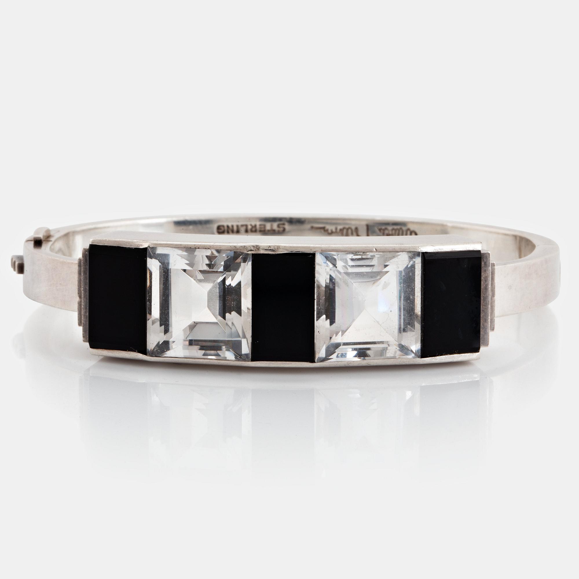 Wiwen Nilsson, armring, Lund 1940, sterling silver, bergkristall och onyx.