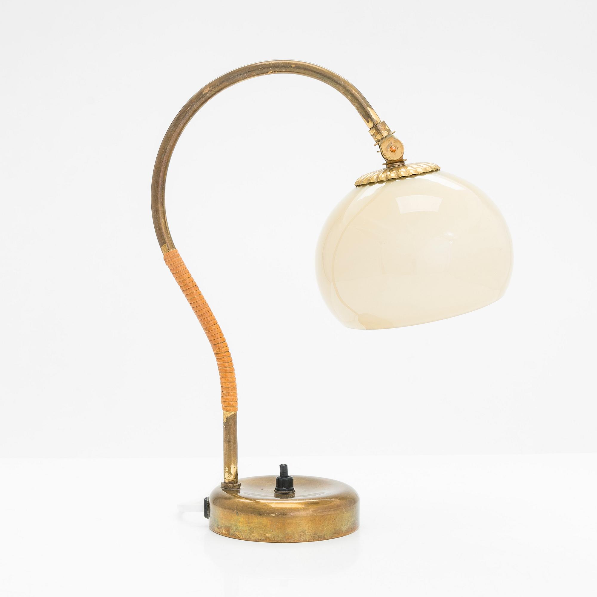 Bordslampa, model 61040, Idman, 1900-talets mitt.