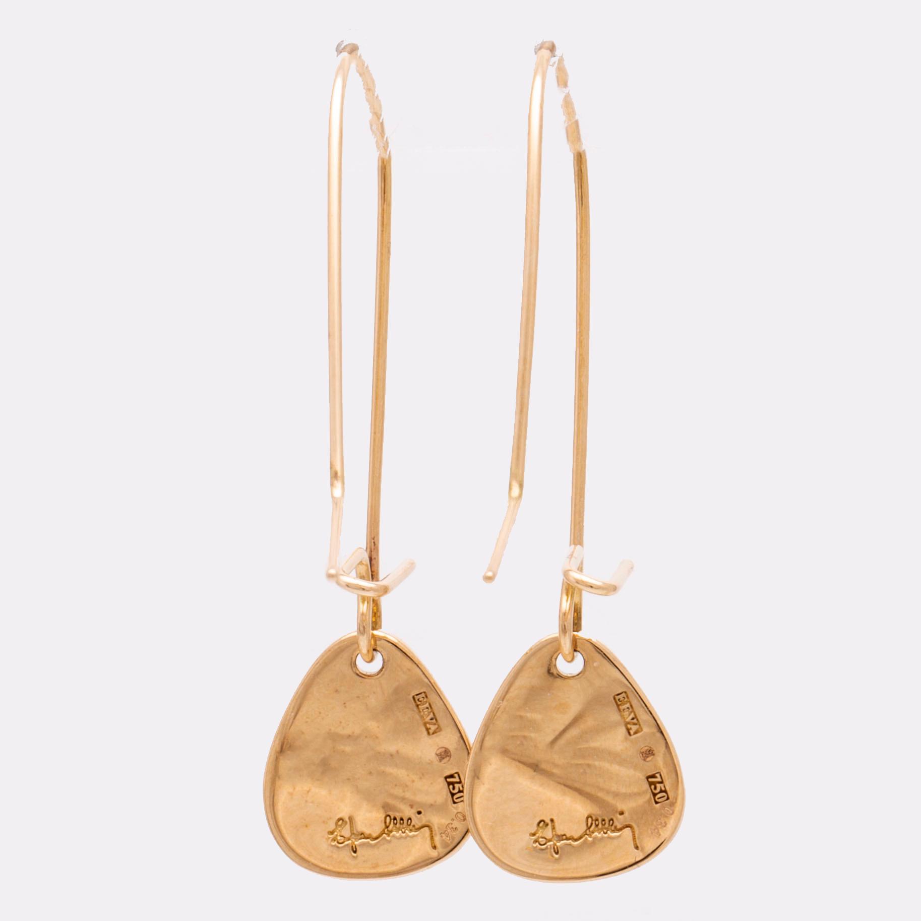 Efva Attling earrings 18K gold with brilliant-cut diamonds 0,64 ct in total inscribed, height approx 4 cm, hook fitting.