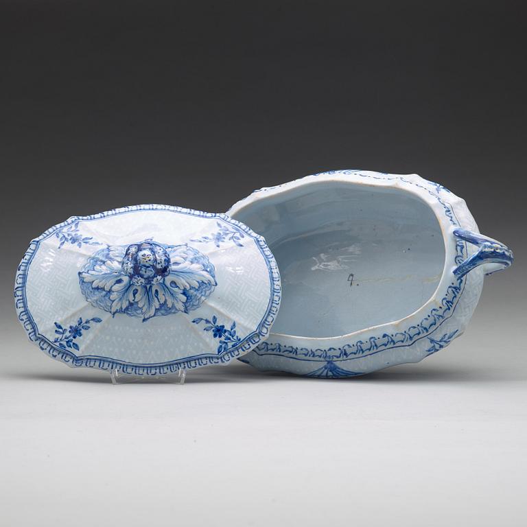 A Swedish faience tureen with cover, Rörstrand 18th Century.