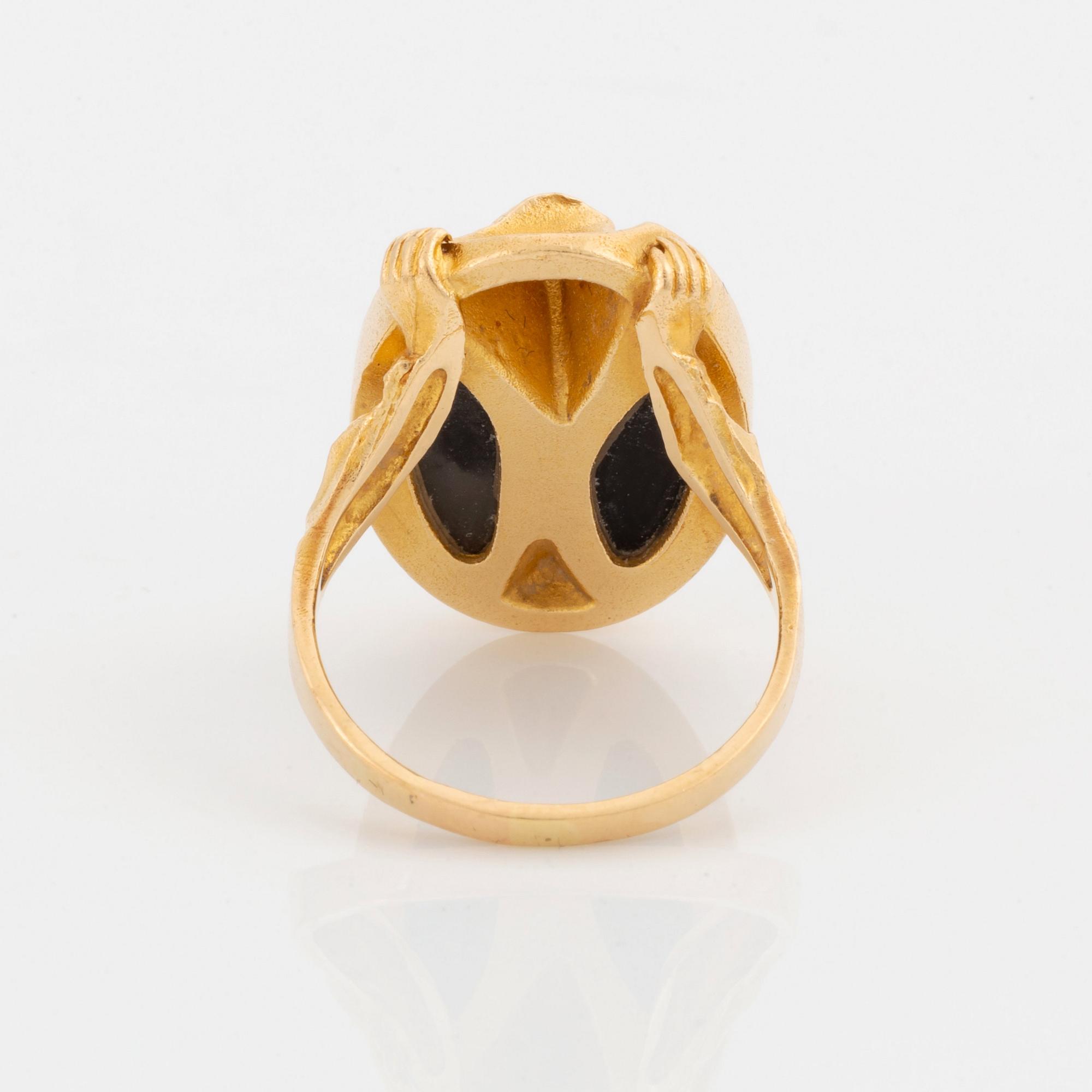 Lapponia ring design Björn Weckström 18K guld med opal.