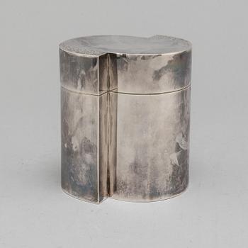 ATELIER BORGILA, tobaksburk med lock, silver, sterling. Stockholm, 1971, 604 gram.