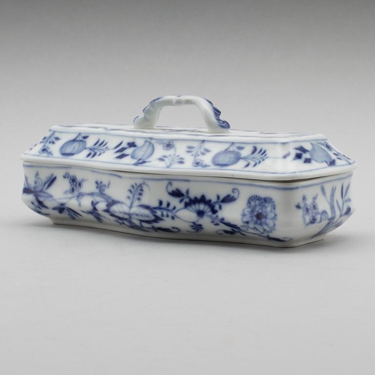 KAMASK, porslin, Meissen, 1900-talets mitt.
