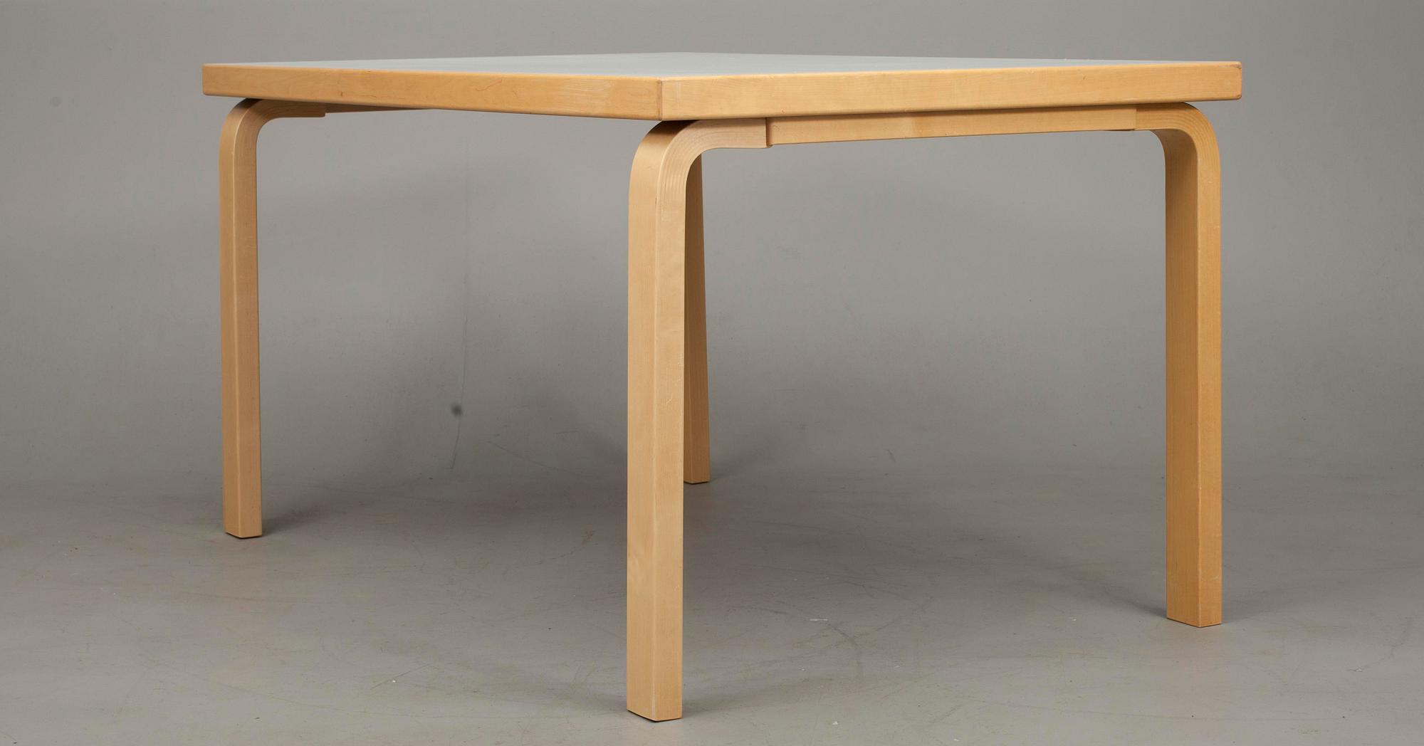 BORD, modell 82B, Alvar Aalto, Artek.