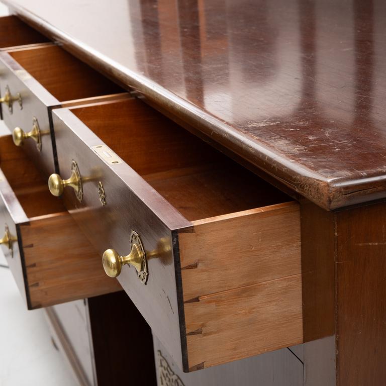 Skänk, tidigt 1900-tal.