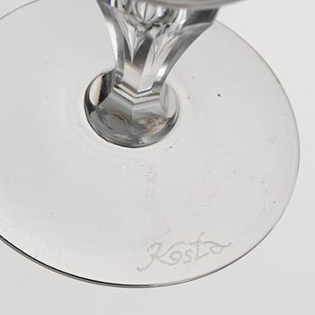 Vicke Lindstrand, six 'Dalecarlia' white wine glasses, Kosta Boda.