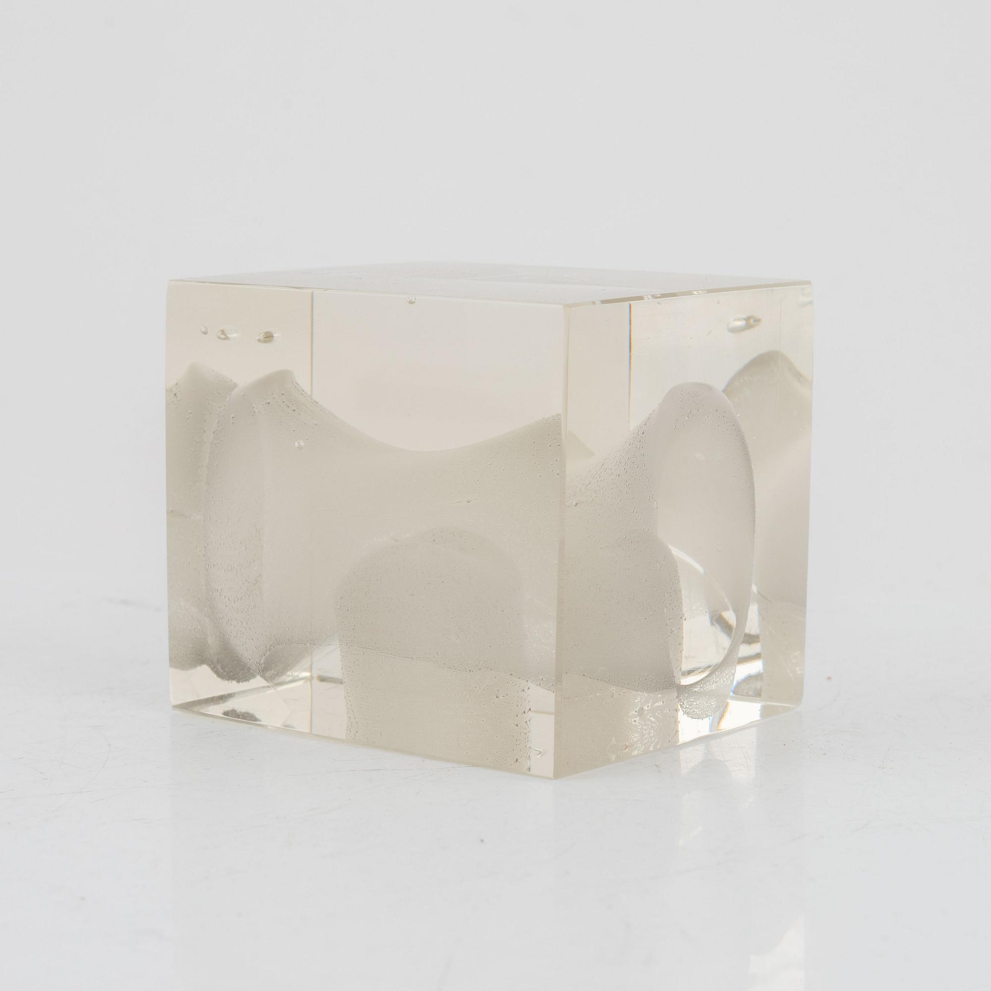 Oiva Toikka, cube, Nuttajärvi Notsjö, Finland.