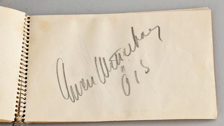 PARTI AUTOGRAFER, ca 150 st, mest svenska idrottsmän. 1940-50-tal.