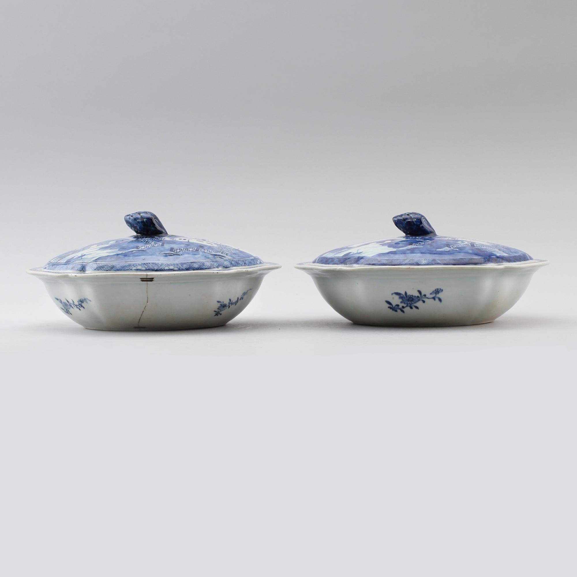 TERRINER MED LOCK, 2 st, porslin, Kina, 1700-/1800-tal.