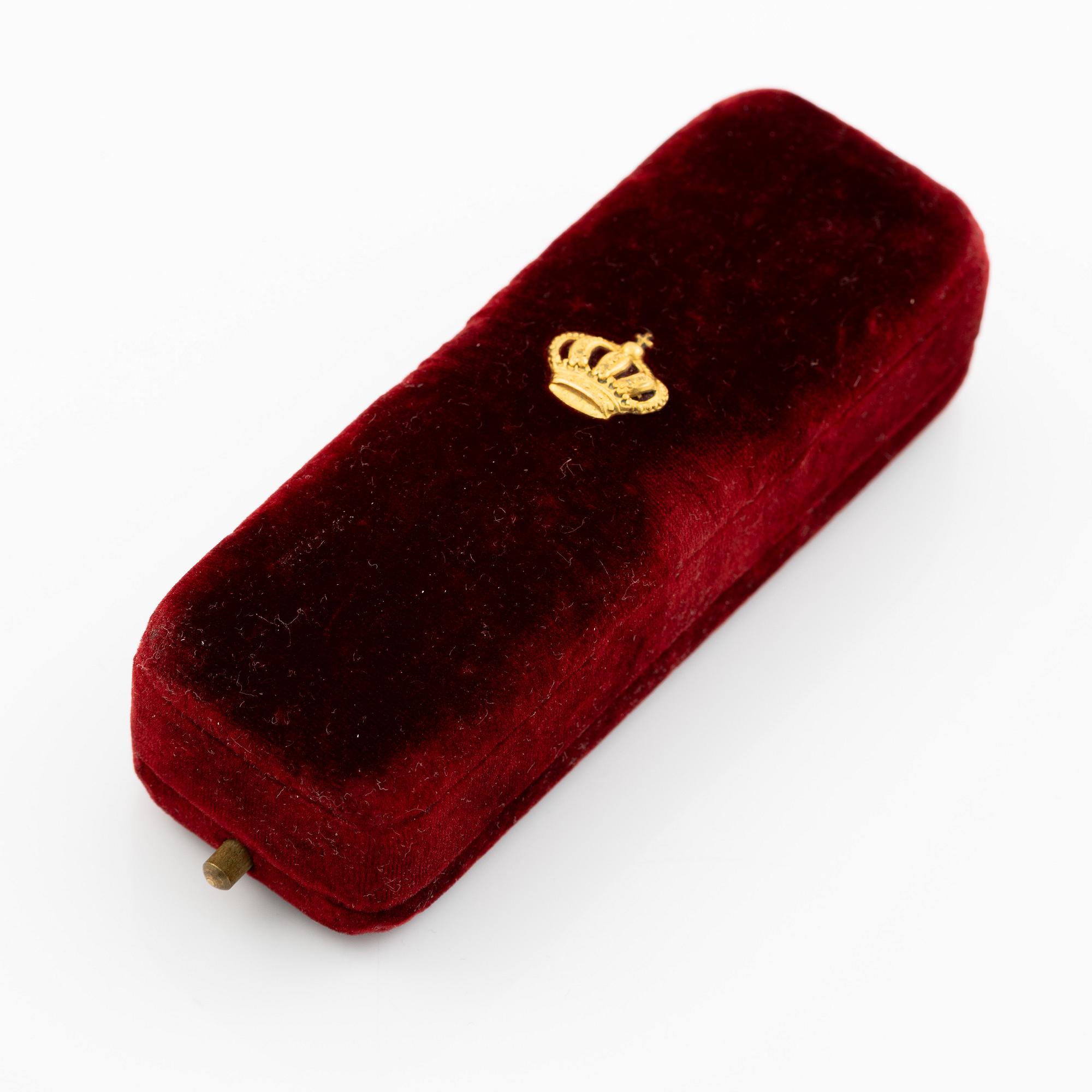 Royal honour gift with Queen Sofia's (1836-1913) diamond monogram.