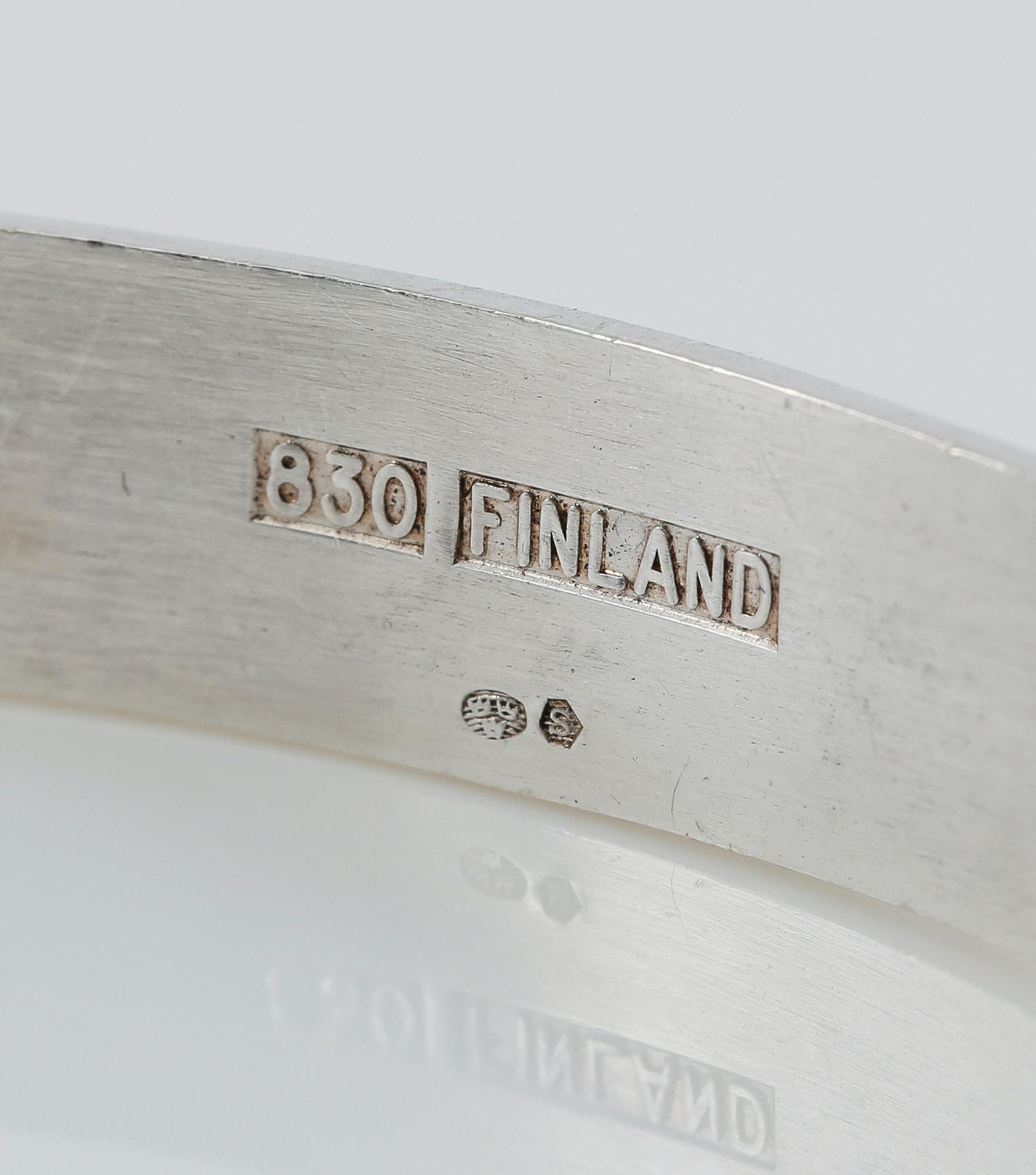 ARMBAND OCH RING, silver och rosenkvarts, Finland.