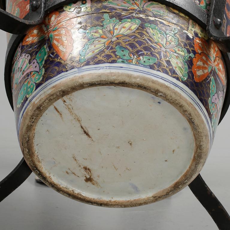 GOLVVAS, porslin, imari, Japan, 1800-tal.