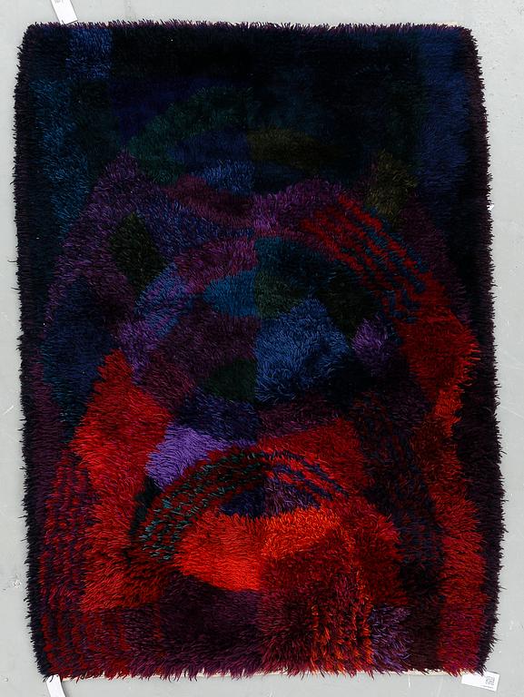 MATTA, rya, signerad BN. 1960-70-tal. Ca 163x120 cm.