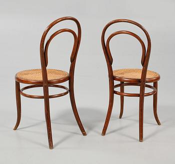 STOLAR, ett par, Thonetliknande, 1900-talets första hälft.